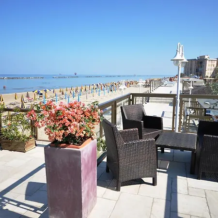 Grand Azzurra Club