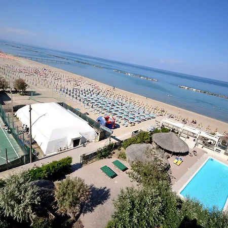 Grand Azzurra Club Hotel