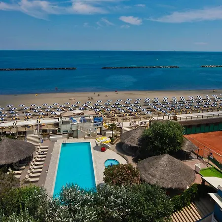 Grand Azzurra Club Hotel